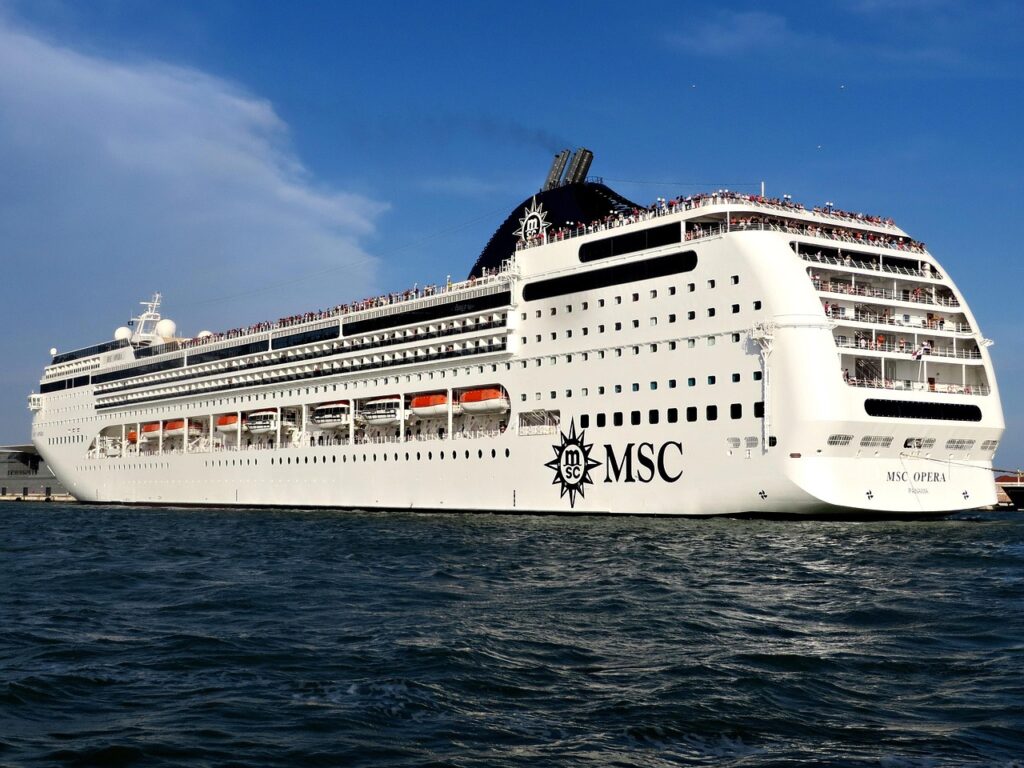 cruise liner, venice, cruise, liner, ship, travel, nature, sea, water, ocean, italy, tourism, vacation, luxury, passenger, voyage, journey